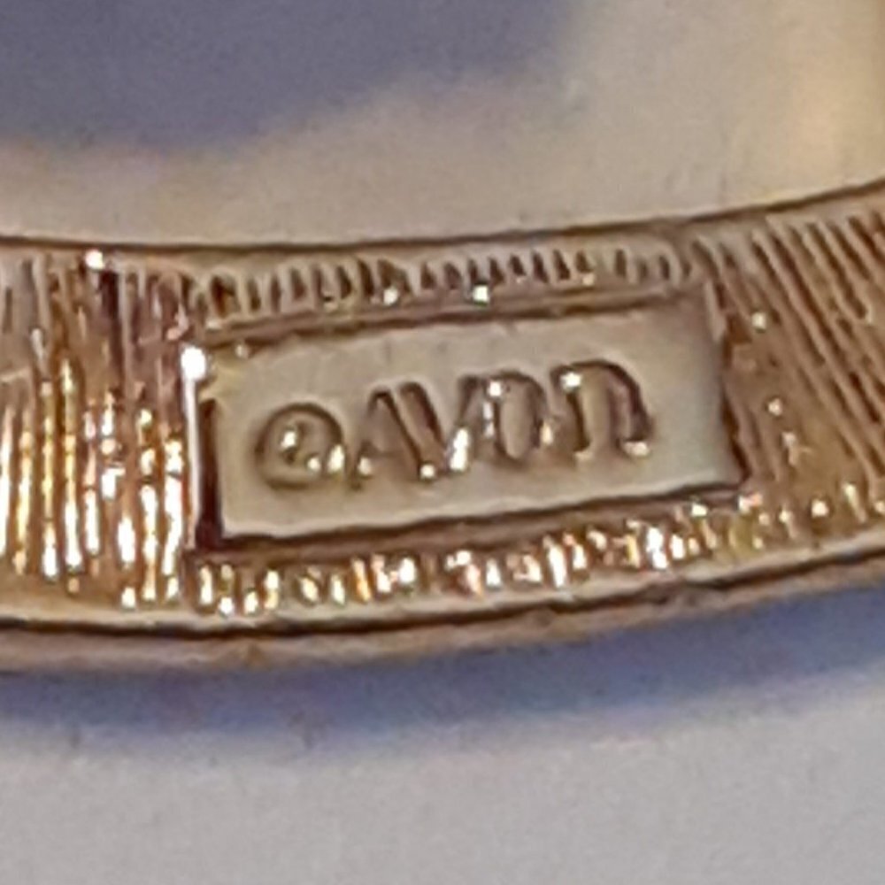 Avon Rhinestone Heart Pin - Picture 3 of 5